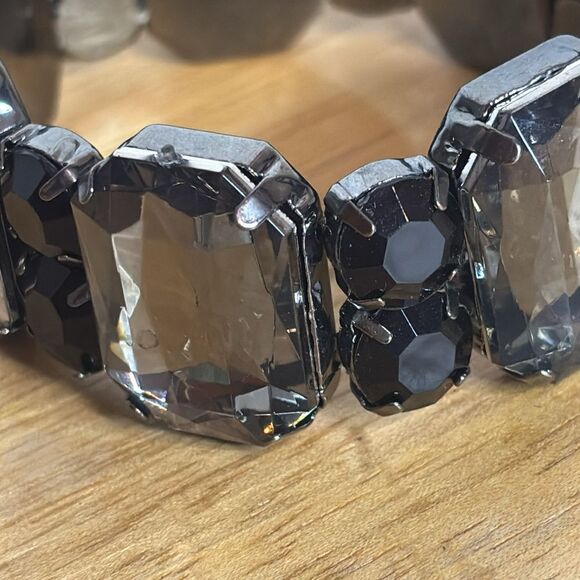 Dark grey and black faux crystal stretch elastic statement bracelet - Picture 2 of 4